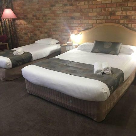 Pines Country Club Motor Inn Shepparton Extérieur photo