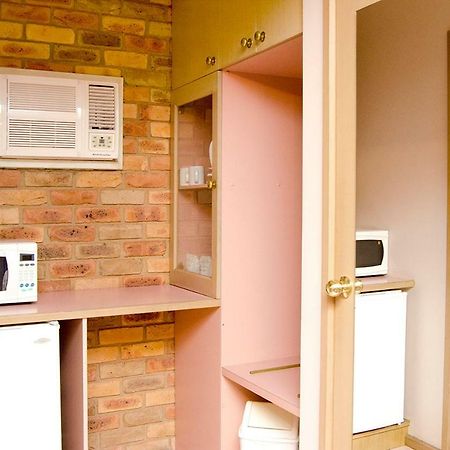 Pines Country Club Motor Inn Shepparton Chambre photo