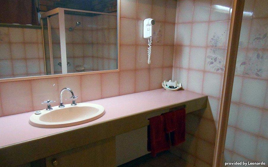 Pines Country Club Motor Inn Shepparton Extérieur photo