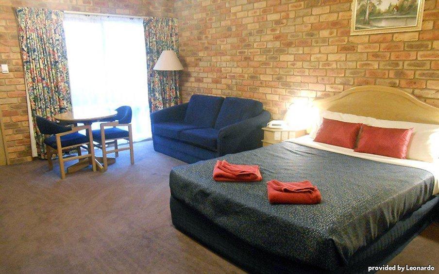 Pines Country Club Motor Inn Shepparton Extérieur photo