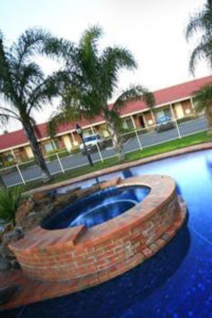 Pines Country Club Motor Inn Shepparton Extérieur photo
