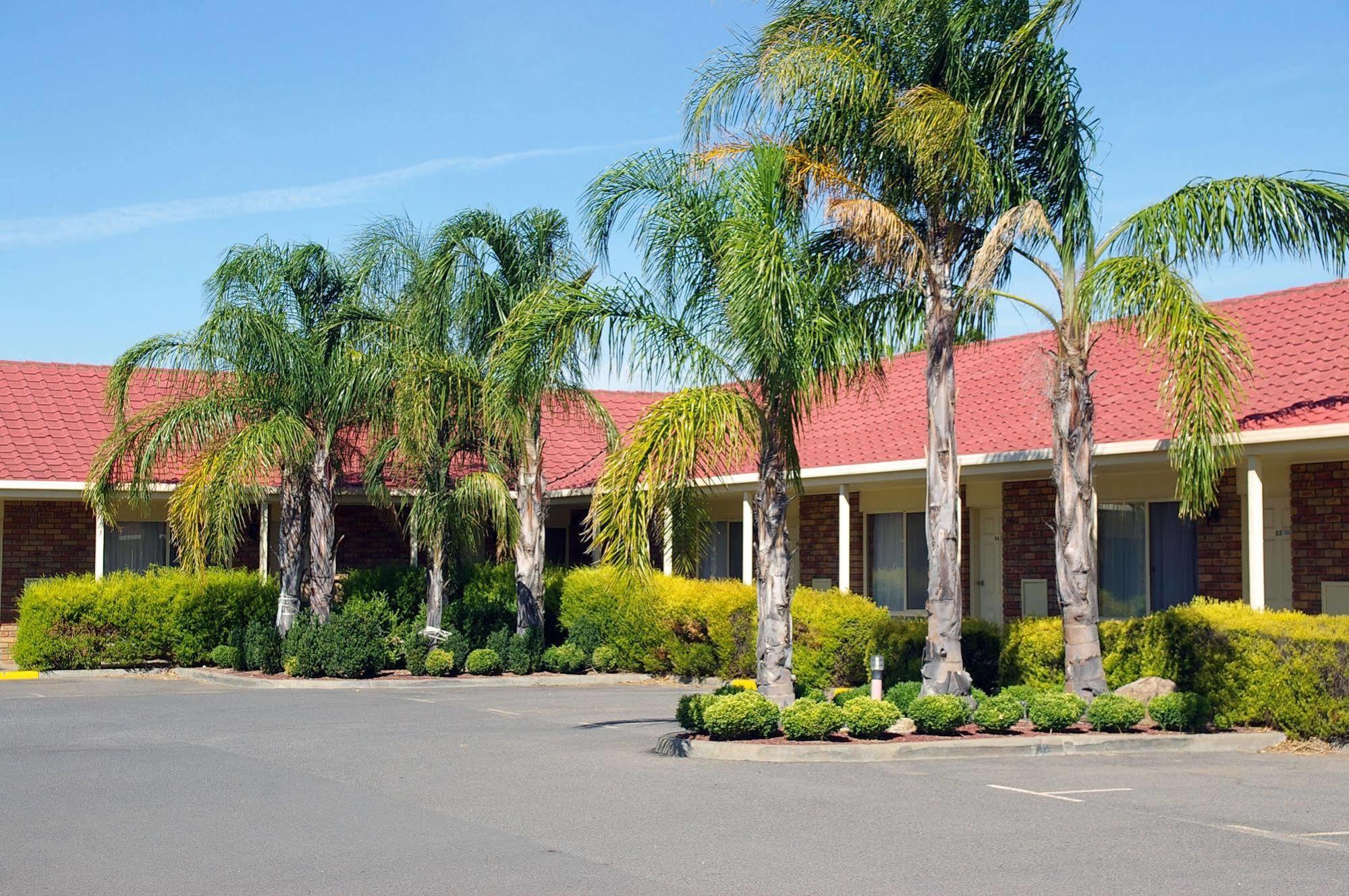 Pines Country Club Motor Inn Shepparton Extérieur photo