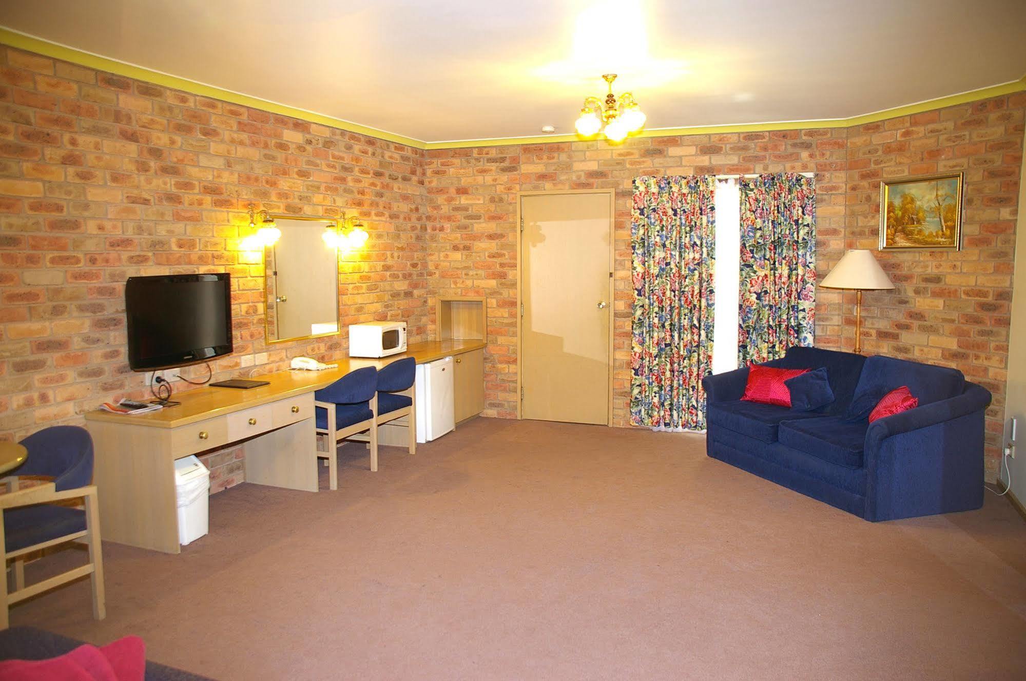 Pines Country Club Motor Inn Shepparton Extérieur photo